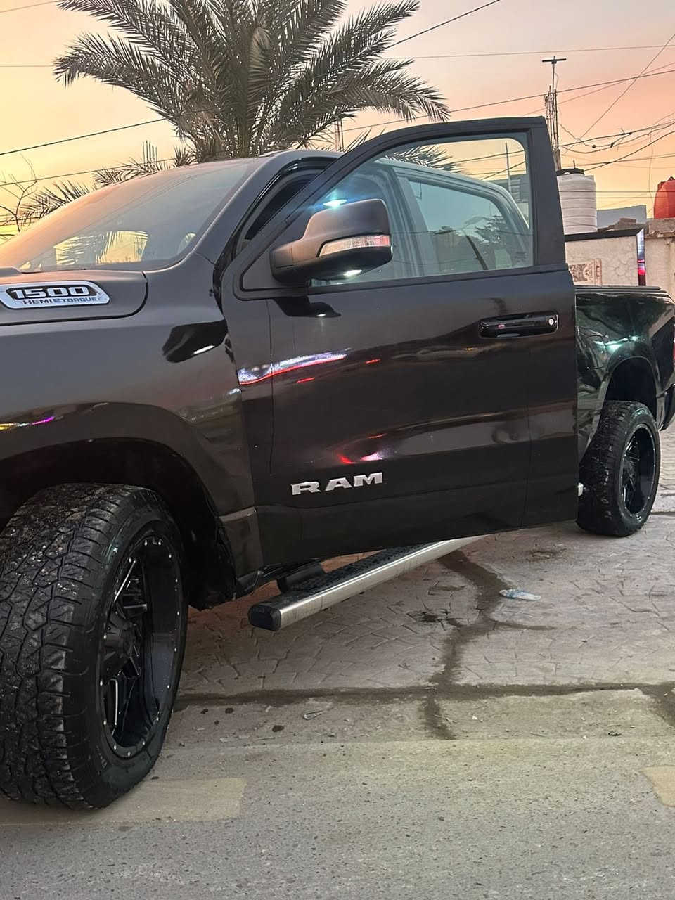 السلام عليكم 
مكلف بالنشر 
بگ هورن موديل ٢٢ باب طويل بغداد شارع فلسطين سعر ٢٨.٥٠٠ ماشي ٥٠ الف حقيقي 
***********
