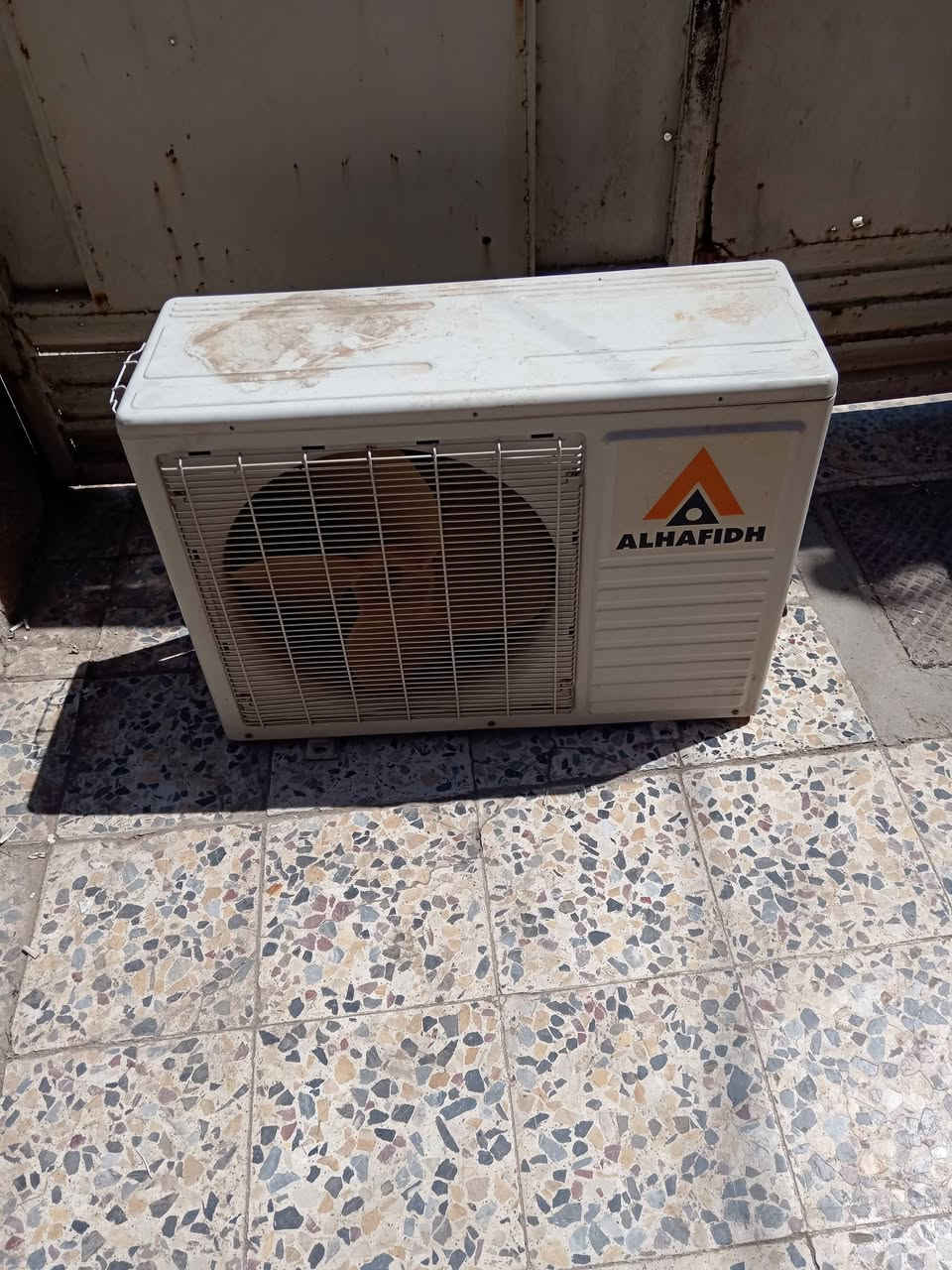 السلام عليكم سبلت طنين وثلث كنتوري حافظ شغال عل فحص بدون غاز  بغداد حي الرئاسه يعني بوري وداخليه وخارجيه جيب وياك واحد يفحص وتاخذه 350 الف  *********** وتساب موجود
