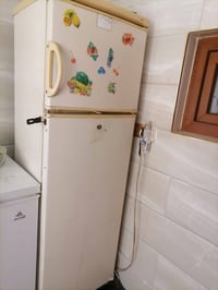 ثلاجه • باب يتحرك • قابل للتفاوض