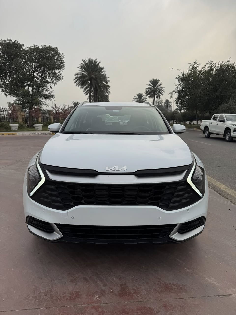 السلام عليكم
للبيع فقط

-سبورتج 2023 خليجي وكالة nim مواصفات نص فول كفالة عامة +مرقم اربيل

-ماشية 51 الف كيلو

-حجم المحرك 2000cc  DOCH

-بصمتين تشغيل

-بصمة ابواب 

-تشغيل عن بعد 

-ترحيب ودخول ذكي 

-تحكم بالجام عن بعد

-لدات امامية 

-اربع مودات قيادة(normal , sport , eco , smart) 

-سايد بريك الكتروني

-مانع انزلاق

-خاصية ثبيت السرعة عند نزول المنحدرات

-اوتو هولد 

-مقعد سائق كهربائي 

-تدفئه بالمقاعد 

-تدفئة مقود

-مري جانبية قابلة للطي

-نقطة عمياء

-لايتات اماميه تحكم بالارتفاع

-كاشفات ضباب امامية وخلفية

-تبريد امامي خلفي قطعتين 

-ويل حجم 19

-كفرات السياره اسود لامع 

-شفتات سرعه 

-شحن الهاتف وايرلس 

-شاشة تدعم ابل كار بلي واندرويد اوتو 

-كاميرا خلفية دوارة

-حساسات امامي خلفي

-شاشة اعطال

-حساسات قياس ضغط الإطارات 

-تشغيل كامرة خلفية أثناء القيادة

-قفل أطفال جامات وابواب

-بريك ABS

-ماسحات جام امامية وخلفية اوتو ( حساس امطار )

-تبريد وتدفئة اوتو

-مثبت سرعة

ملاحظات السيارة : ثلمة بسيطة في البگ لايت كما موضح في الصور

عنوان السيارة بغداد / الدورة 

للتواصل : ***********
