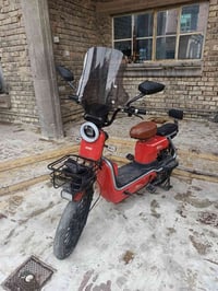 باسكل شحن حجم كبير للبيع نضيف والجديد خمس بطاريات سعره 250 الف   رمادي...