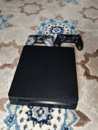 بلايستيشن 4 • نص تيرا • يدين ثنين