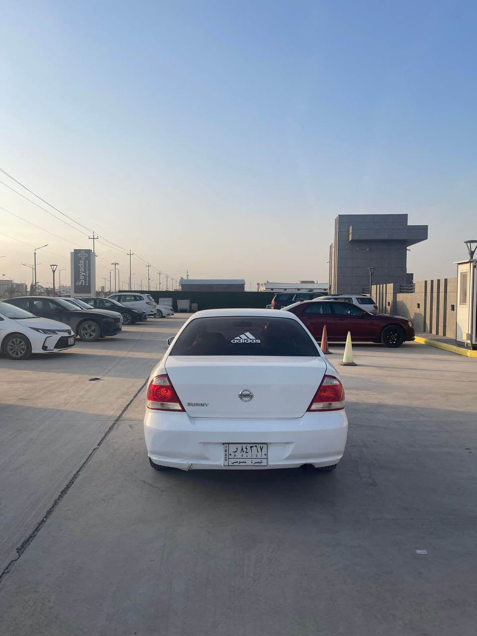 سلام عليكم … 

نيسان سني مديل 2012 . 

رقم بصره مشروع وطني 

السياره جاهزه من كلشي ماناقصهه شي 

بيهه صبغ باب + جاملغ خلفي 

السعر 95 بيهه مجال بسيط 
مكان السياره بصره 
*********** البصرة, العراق
