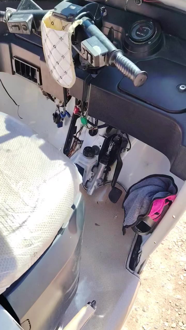 السلام عليكم شباب متاح تكتك مديل ٢٠ شهر السابع اوراق التكتك جاهزه مكينه جديده وحداديه من الطول للطول جديد كهربائيات كلها جديده جاهزه ماتصرف عليه ربع مكاني العماره وهاذ رقمي *********** والشراي بخدمته
