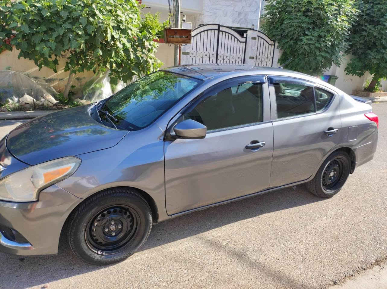 nissan versa 2017
نيسان فيرسا ٢٠١٧ مواصفات عادي گير اوتوماتيك ٢ قطعه صبغ بوند و جملوغ سنكي ره خي سايقي ايرباك بس ستيرن فكريه ٨٠ مايلا ريفه جوي رقم و سنوي جديدن
گير و مكينه و تحويل غرامه هه مي تشت شه رتن
سعر:٨٥ ورقه و مجال 
غرامه : ١,١٦٠,٠٠٠ يل سه ر دي ژبه ر سعري هينه خار
رقم:*********** دهوك, العراق
