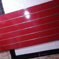 غراض محل موبايلات للبيع  بوردات لون احمر ٣ قطع كاملات ووحدة نص قطعة  و...