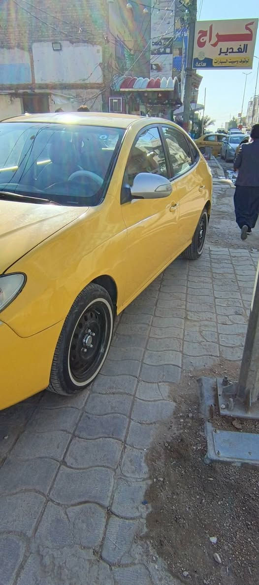 سلام عليكم
الانتر 2011 دشن عالي 
تاير ابو الخطة تخم جديد 
حدايدة جديدة كير مكينة مكفوالات 
سيارة رقم انكليزي جديد تصقط لل 2030
غرامات هية 0
منضومت زنون 
مابيهة اي ضربة ما عدة قبق الصندوك مبدل بل ضرر 
اسعر 100$
وبيهة مجال 
مكان نجف شارع المدينة 
مكلف بل نشر 
هاذة رقم ابو السيارة 
***********
