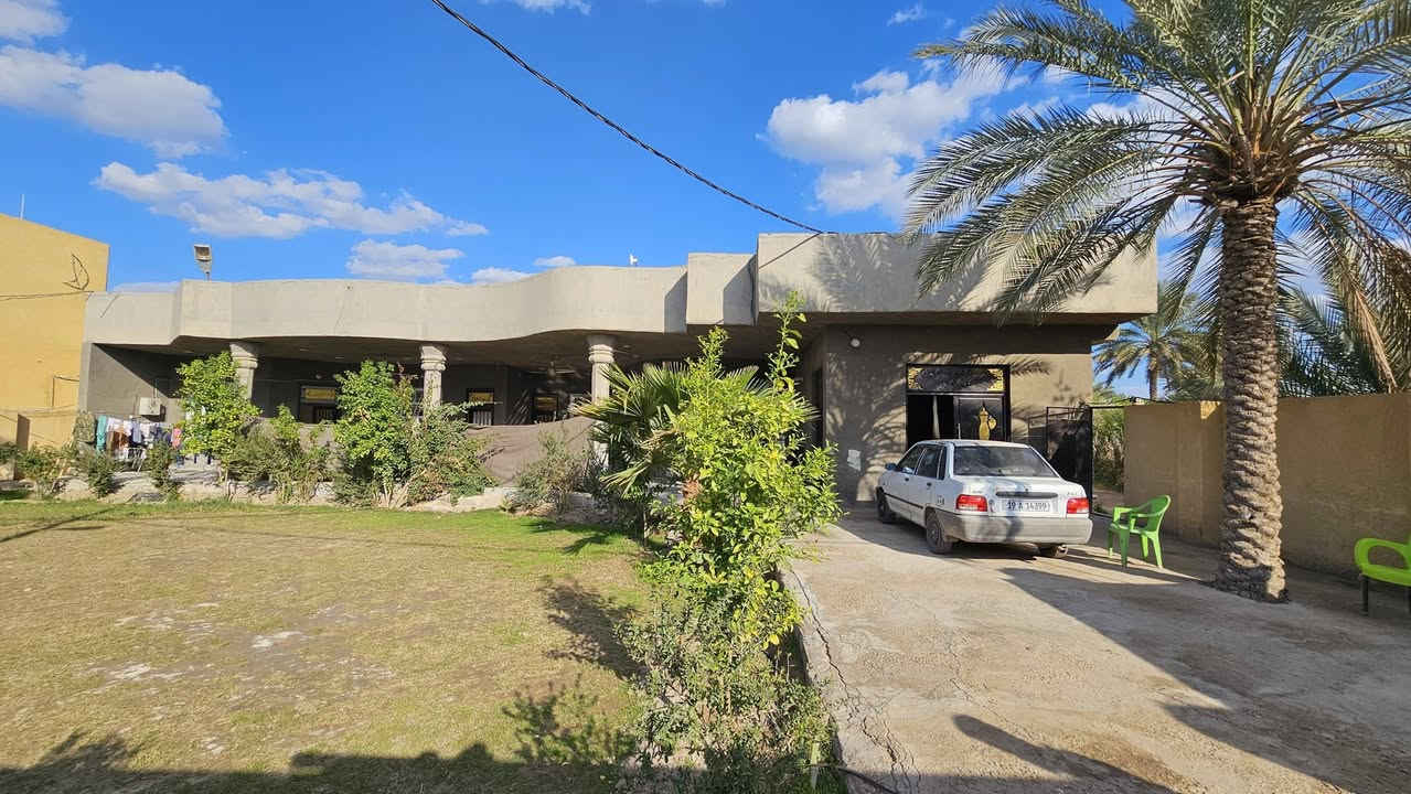 موقع مثالي في كربلاء 💯
✅ثلاث ️دوانم للبيع واجهه 33 م
مع 2 بيوت مساحة كل بيت 
200 م بناء طابوق جمهوري 

✅متوفرة كافة الخدمات 
تبليط، ماء، كهرباء، مدارس 
طابو سند 25 تحويل بالطابو

✅️الموقع كربلاء - شارع الإبراهيمية 
طريق الشهداء ( منطقة عناز )
تبعد من مركز مدينة كربلاء 15 كيلو 

💰السعر الكلي للأرض// 700 مليون 

📞 أتصل الآن ‪ ***********
