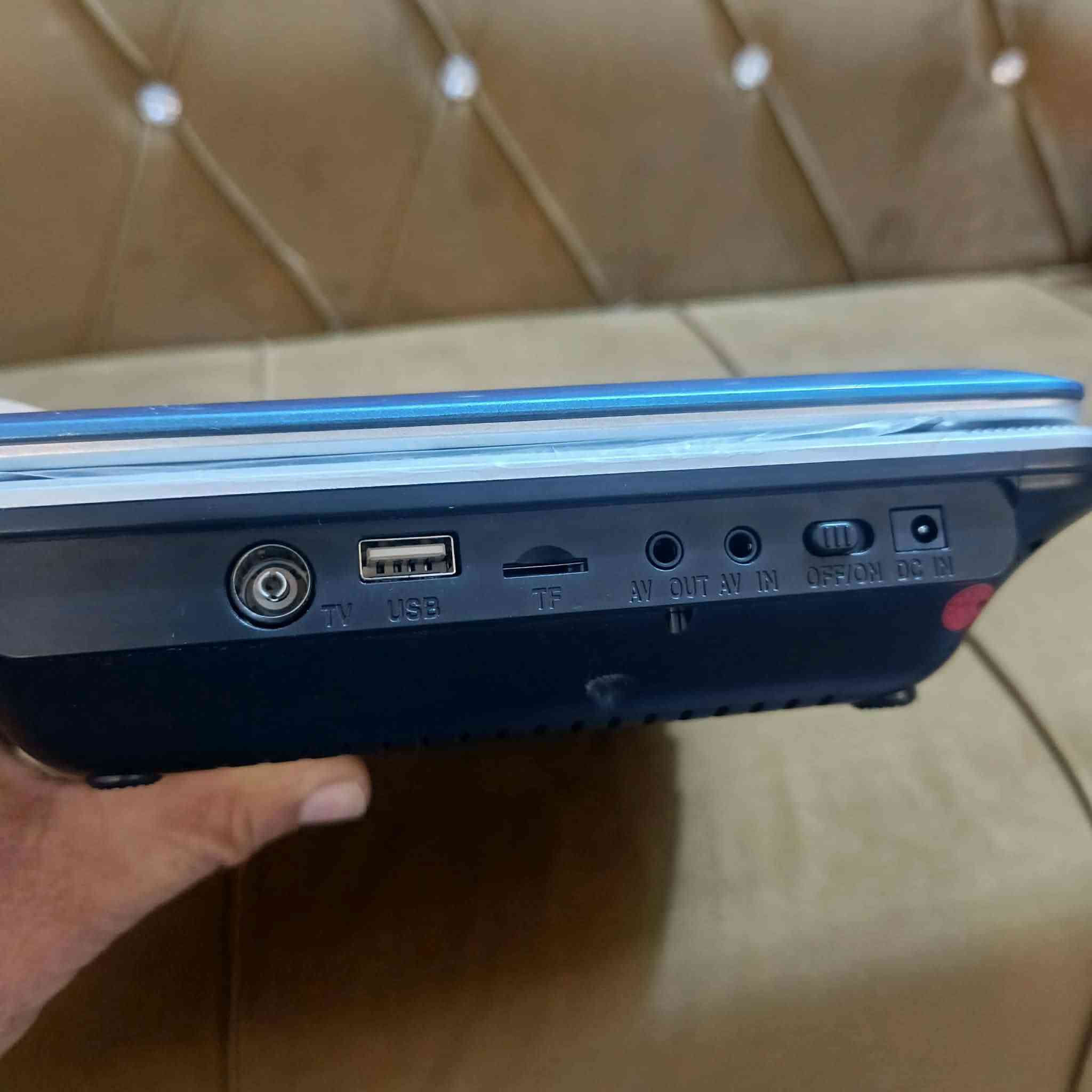 📢 فرصة للبيع 🔥
جهاز شاشة مع DVD بحالة ممتازة
يشغل أفلام من فلاش وكارت ميموري
يرتبط بالتلفزيون بسهولة
شغال 100٪ ونظيف جداً
للتواصل: ***********
