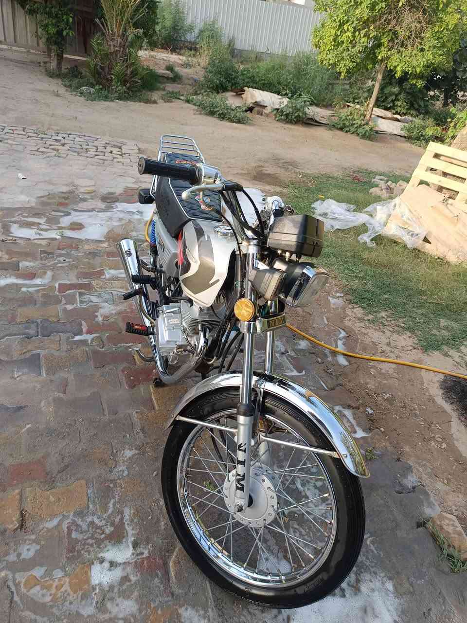 للبيع موديل 2024 دراجه جديد مثل ما بل الصور كلك دراجه محرك مكفول
السعر 475 وبيه مجال حك الجيه مكاني كربلاء المنكر البيضه الحسينيه 

‏‪0778 063 1744‬‏
