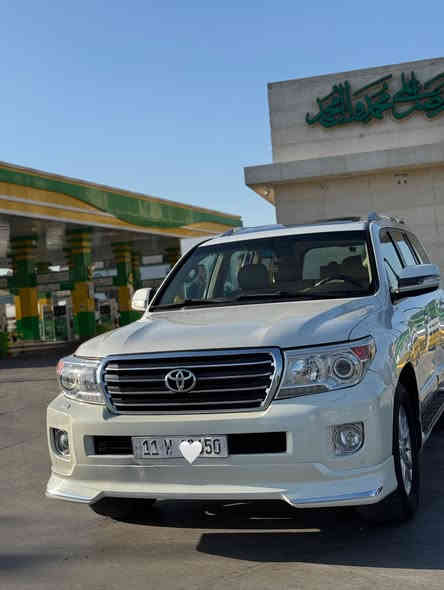 السلام عليكم عيني لاندكروزر موديل 2015 مكينة 6سلندر جديدة كلش ماشية 140kmالمواصفات معروفة مال GXRالسيارة كشنات جلد كشن كهرباء ٧راكب فتحة  ميحتاج اذكر مواصافات الاندكروز السيارة بيهة جاملغ خلفي بس رش بدون معجون العنوان بغداد البلديات الرقم للأستفسار ***********
