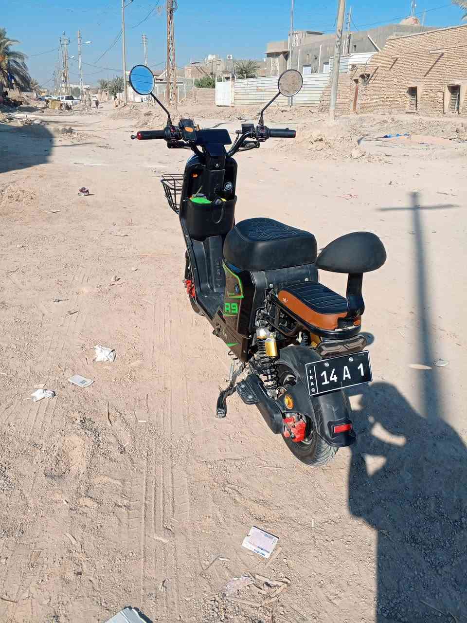 دراجه R9للبيع بطاريه 32  5بطاريات موديل 25 لون اسود مكان البصره القرنه الشرش شلهة  دراجه شخطه مابيه سعر خاص مستعمله قليل رقم ***********
