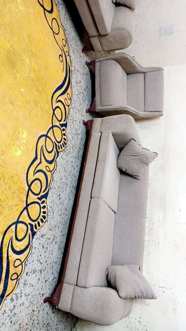 تخم 10 مقاعد تركي نضيف جدا نضيف سعر 300 وبي مجال مكان  البياع  يوجد توصل بكروه رقم يوجد وتساب ***********
