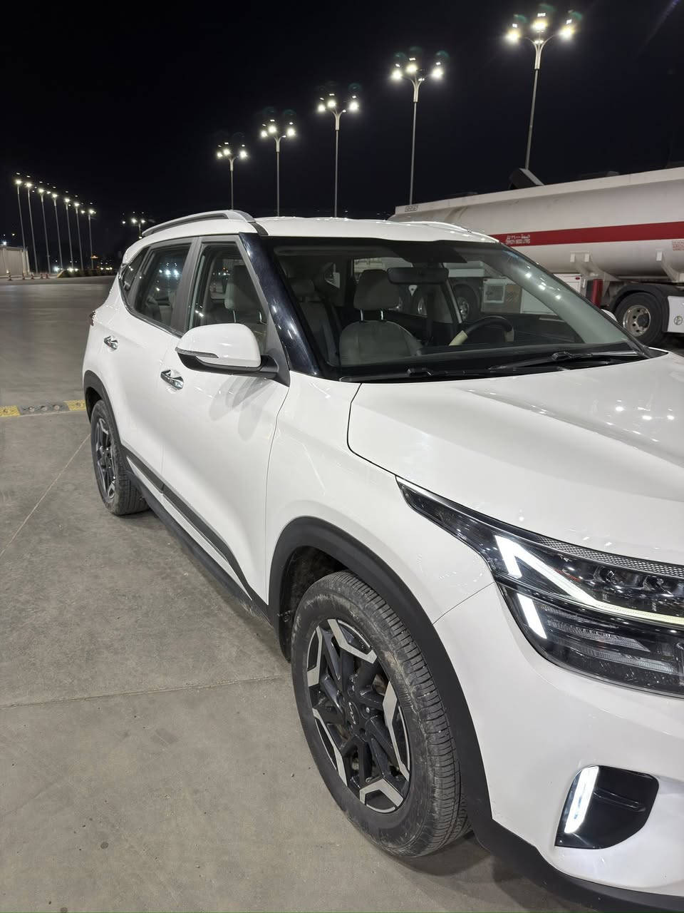 سلام عليكم كيا سيلتوس 2024 للبيع 
. وارد خليجي 
. محرك 1.5 دبل نوزل 
. كير اوتوماتيك 
. عداد المسافة : 24000 كم 
مواصفات السياره: 
حساس امامي 2 
حساس خلفي 3 
مود درايف 4
تراكشنات 3 
اوتو هولد 
عرض الكامره 
هاند بريك دكمه 
شاشة تدعم ابل كار بلاي او اندرويد اوتو (بالكيبل او بدون ) 
مثبت سرعة 
اوامر صوتية 
كامره خلفية دواره 
المرايات الجانبية شفط 
رقم بغداد بأسمي 
السعر (170 ورقة) 
مكفولة من الصبغ 
مكفولة كير ومكينة 
مامبدل دهن او فلاتر بس يم شركة كيا الدولية 
اي استفسار تواصل واتساب (***********)
