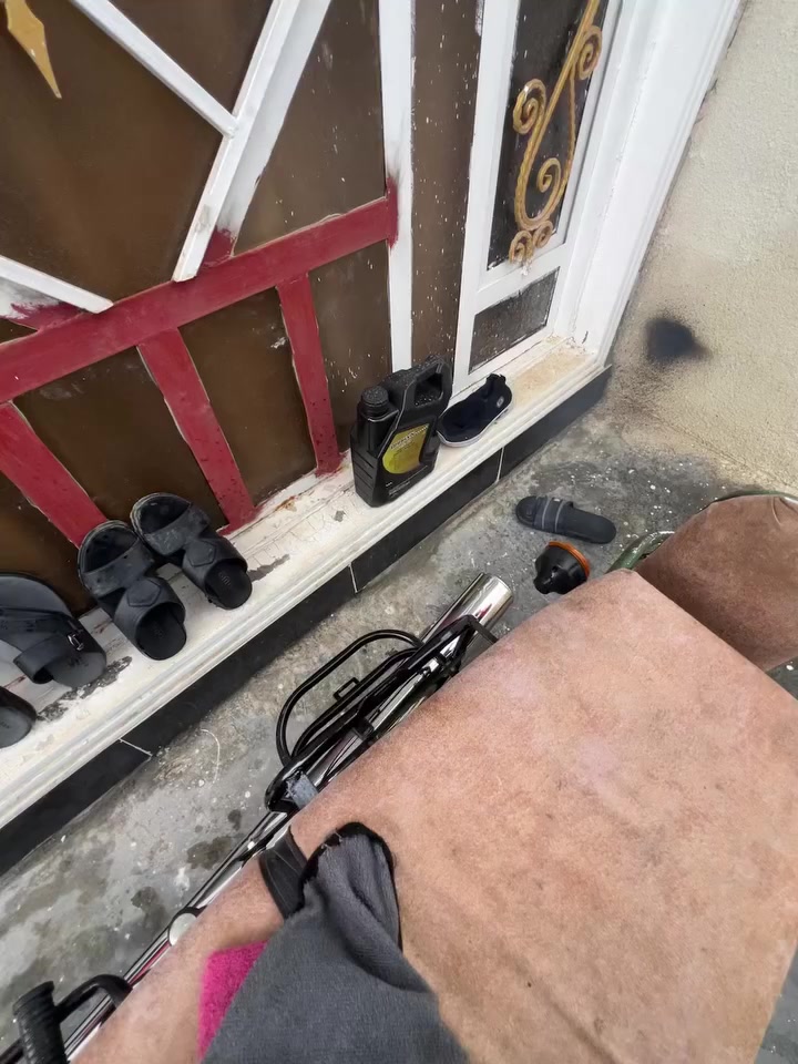 السلام عليكم امزت ٨١ محرك مال ٨٢ المحرك بلكارتون كصة ٤ لحيم بلخشم بس ويالة جدد تايرات كهربائيات كلهة شغالة عكس جديد صلنصة أم الختم سلات شوفت عينك مكاني واسط صويرة سعر مليون و١٠٠  ***********
