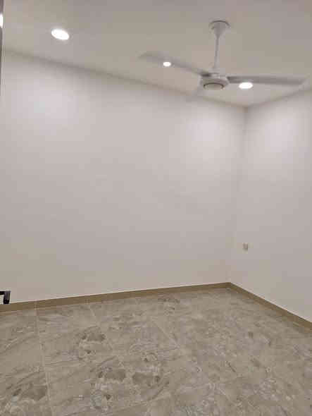 يالله. للبيع دار مساحة ٥٠ م حديث يتكون من ٣ طوابق يقع في بغداد حي الشباب خلف سوق اميمة التجاري محتويات الدار كاونتر حديث 3D. مع المنزل هدية الى المشتري                                               ٥٠ متر
٣ طوابق
٣ غرف نوم+ ٣ حمامات
هول + مطبخ معزول
كهرباء نضام بوري
ارضيه مرمر.                                                                  ٢ تاكي مي نضام نوزل
شبابيك المنيوم دبل جام                                                   للاستفسار. الاتصال على.                              ***********.  او.         ***********.                           مكتب. ركن الحافظ للعقار. بغداد حي الشباب
