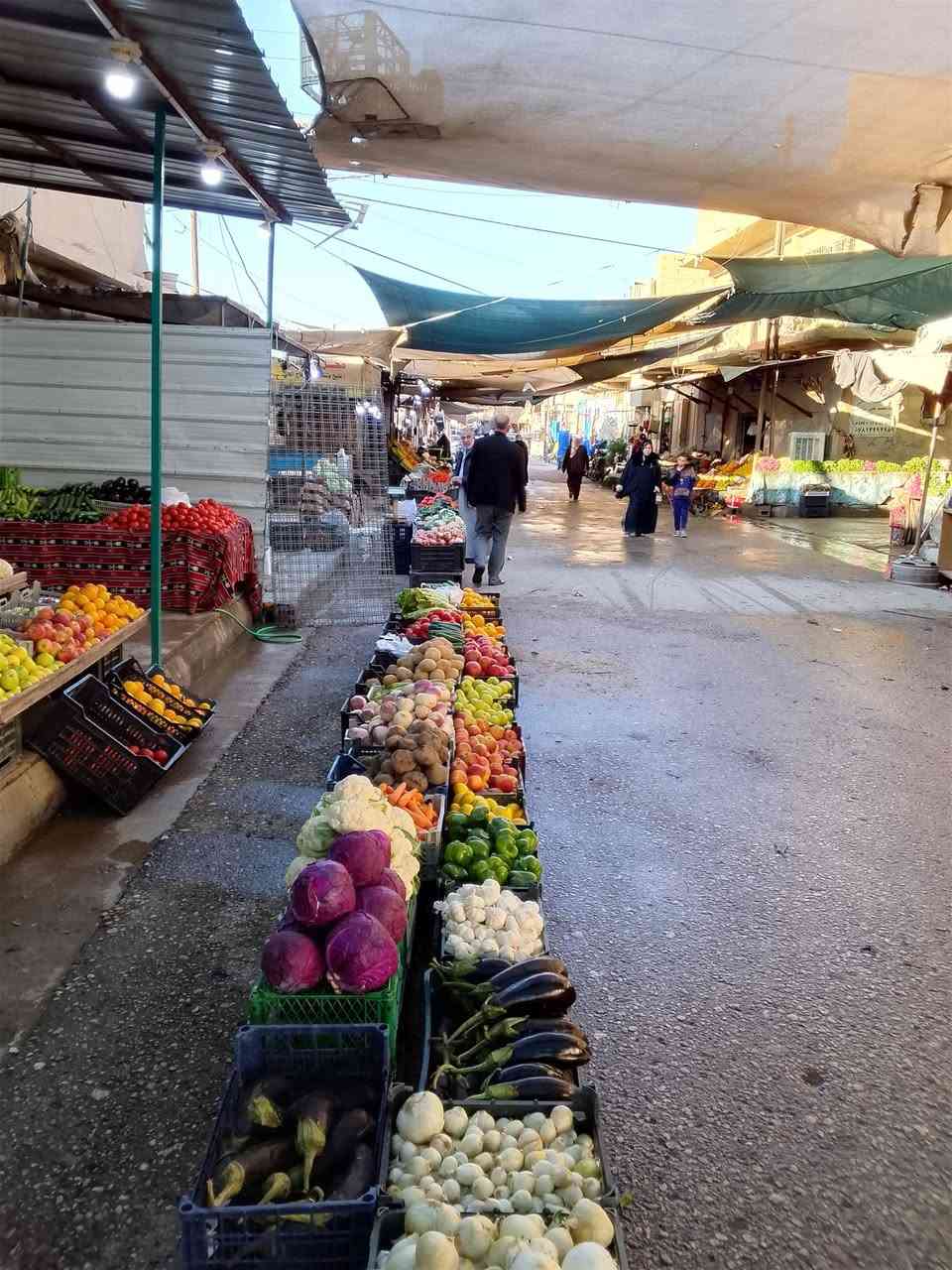 السلام عليكم
المحل معروض للبيع العنوان سوق حصيبة شارع الحشاشات كلشي يرهم  غذائية مخضر دجاج  .. للأستفسار اكثر خاص او على الرقم 
***********
