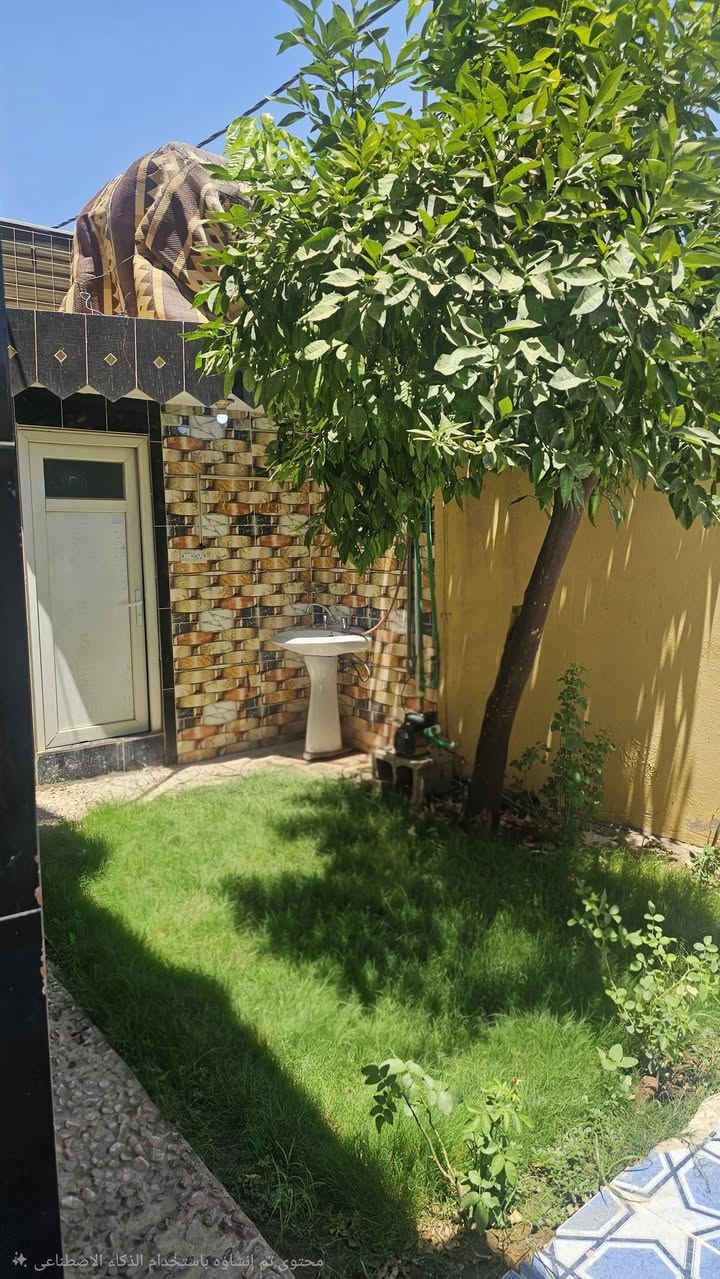 بيت للبيع مساحه 165 متر تحتوي على ثلاث غرف نوم  واستقبال وهول صحيات عدد3 ومطبخ حديقه صغيرة وطرمة عنوان ديالى الخالص مقابيل السيد يوسف فرع الحداد
 للاستفسار اتصال ***********
