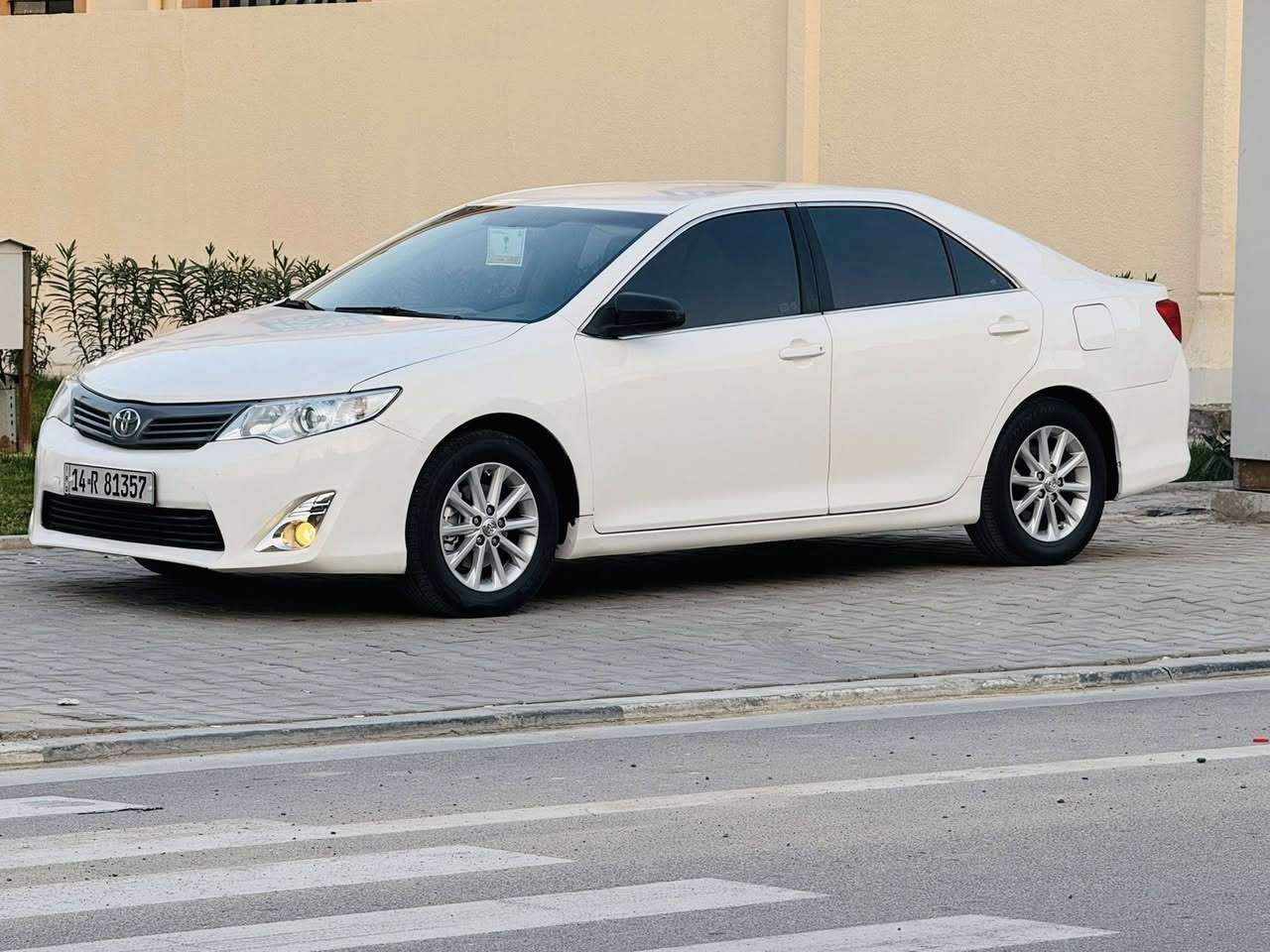 سلام عليكم كامري خليجي موديل 2013 
كفاله من الضربه وكافه الاصواليات بيه 3قطع صبغ بدون اي ضربه  السعر (133$)رقم بصره بسمي الدولي سنويه وهزه 2031 سياره جديده معنى الكلمه جاهزه مكينه 2500 كير حداده تخم تاير تبريد تدفئ شغال داخل عسلي جلد صاج شاشه كامره حساسات سياره جاهزه اي نقص مابيه واستخدام شخصي الاستفسار *********** عنواني البصره
