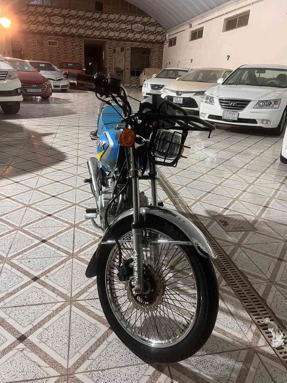 سلام عليكم ايراني لل ببيع مفتوح محركه مبدل ولفات فقطط سعره ٤٥٠ وبي مجال ال موقع صلاح الدين تقاطع بني سعدد ***********
