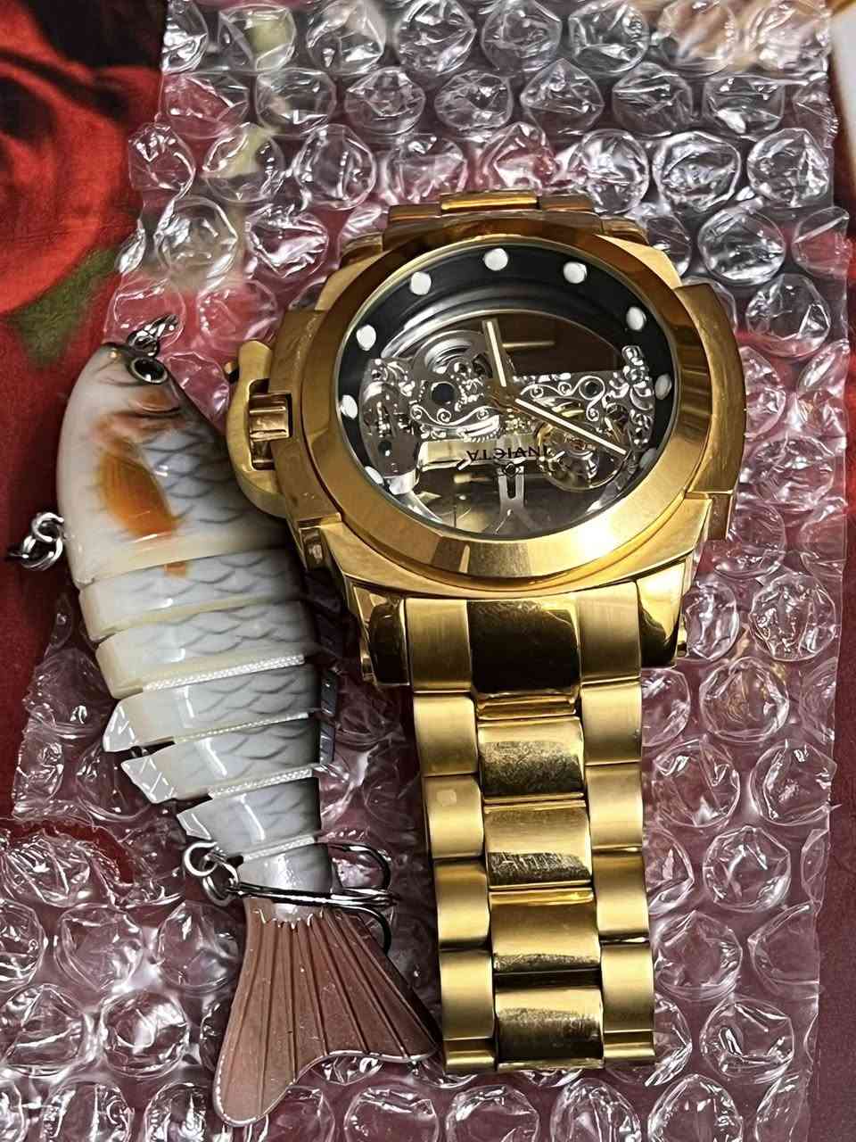 ‏ساعة أوتوماتيك طلأ ذهب
ساعه ماركه وزنها كلش ثكيل التفيده يدفع سعر ما اعرف سعرها 

وياها هديه سمجه😂😂😂


**إذا كنت صاحب هذا الإعلان وتريد حذفه لأي سبب، رجاءا أرسل رسالة إلى الدعم الفني**