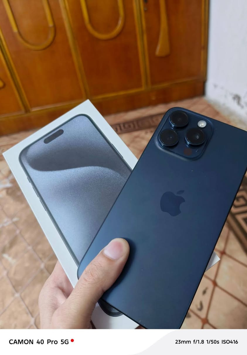 ايفون 15 برو ماكس لون حبر عربي شرق اوسط بطاريه 92 مكاني بغداد نهايه الشعله جهاز فول***********
