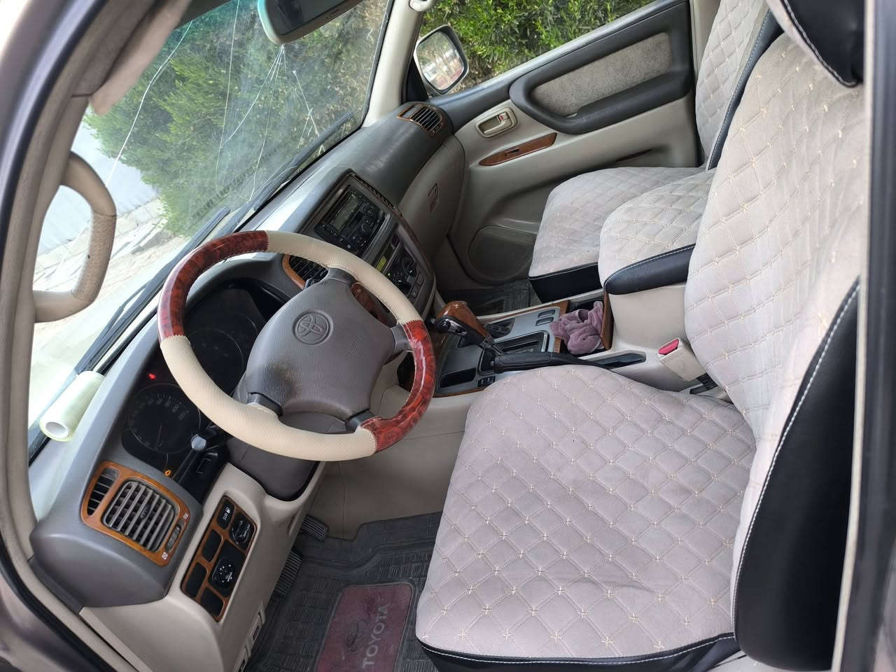 مونيكا موديل 2006فول مواسةفات سعر 145كةلا *********** شويني لةزكةي بؤياخة نوكة دةرزي ناوي نةكرتوة كالبونةوةي نية سةيارةكة نمونةية لةجوانيا بةشةرتي تحويل غةرامة مةكينة كير لةكةلارم

