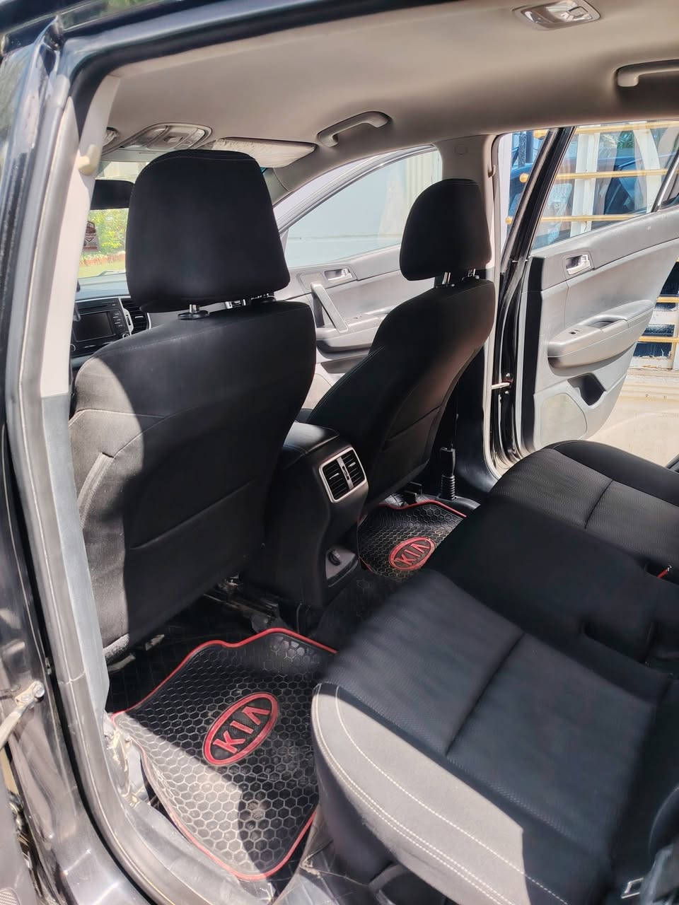 سياره سبورتج موديل ١٧ وارد امريكي تحويل ثاني يوم مباشر مكاني بغداد التاجي للاستفسار الاتصال على الرقم ***********
***********
