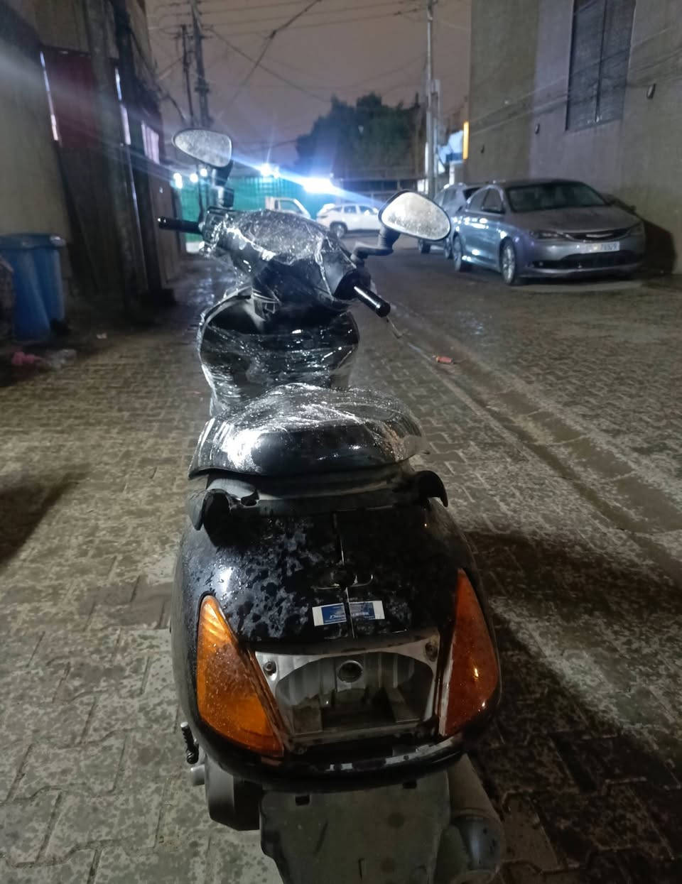 سلام عليكم سبيسي ياباني للبيع دراجه شغاله بكل وقت تجي تفحص وأشوف بعينك كهربائيات كله  شغاله السعر 300وبيه مجال مكاني بغداد العطيفيه قرب سالم دعبول واتساب***********
