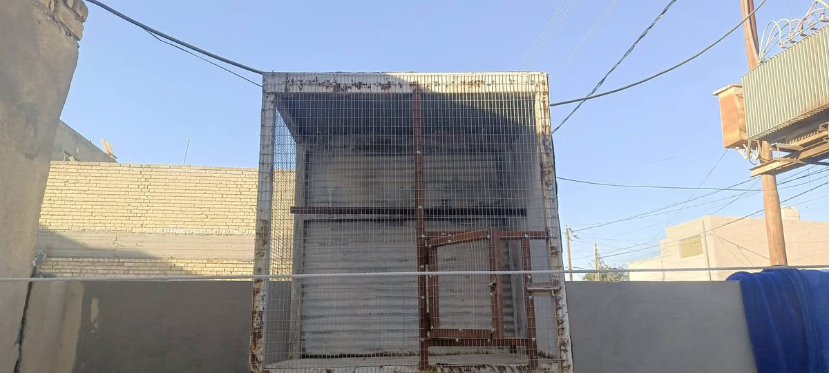 قفص للبيع ارتفاع 100متر عرض100متر عرضني 70 عايز بس صبغ سعر60الف *********** نجف حي الميلاد
