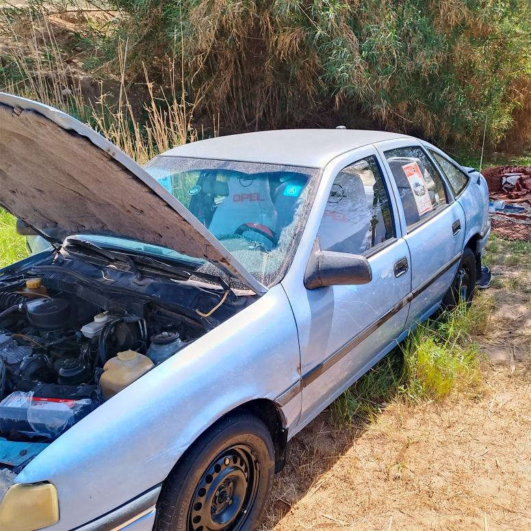 سلام عليكم فكترا موديل 1993محرك 18لا صرف ولا بخار كير عادي تايرات جديده كهربائيات شغاله سنويه لحد 2030شرط التحويل مشروع وطني سعر 44بي مجال بسيط لطيبين مكان كركوك حي العسكري لتواصل ***********
