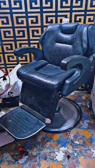 اغراض حلاقه للبيع بغداد حي القاهره ***********
