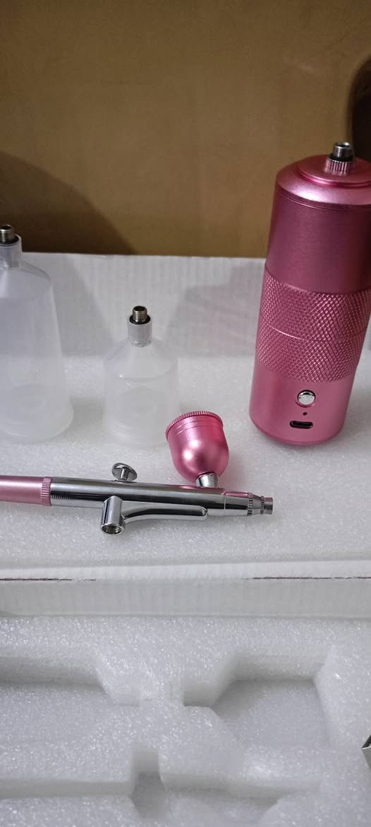 مسدس صبغ تكحيل جديد غير مستخدم صبغ شحن ماطور هوه   تكحيل  سيارات وغيرها وياه غراض كامله  سعر 35  مكان حي  عامل بغداد  توصيل ماكو عندي
 مكان حي عامل بغداد ***********  واتساب
***********
