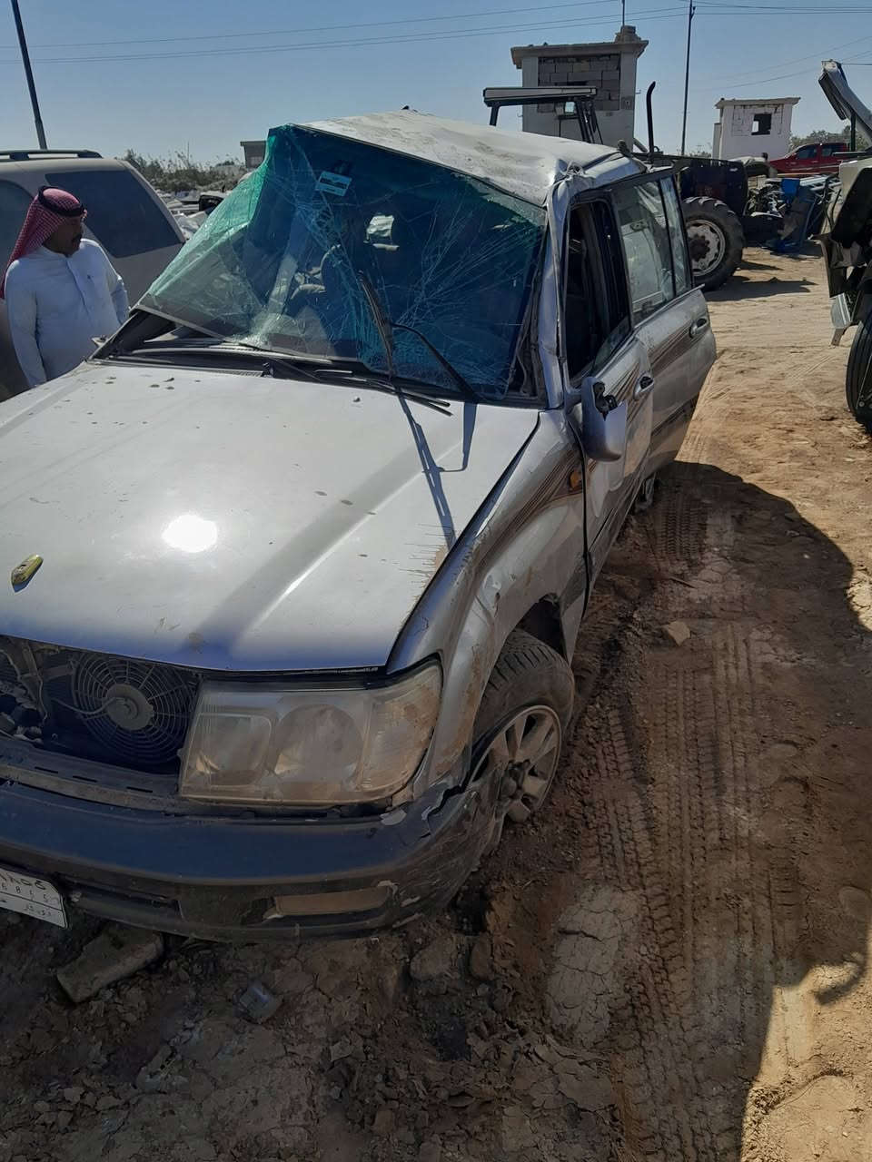 سلام عليكم لاند كروز 2002 للبيع سياره كوم حديد مثل ماتشوف بعينك مكان السيارة واسط قضاء الموفقيه اللي يستفسر عن سعرها هذا رقمي ***********
