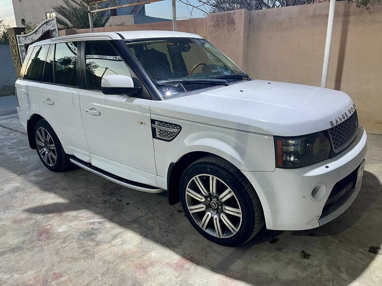 للبيع
السياره فول مواصفات
موديل 2011
محرك عادي مو سوبر 
السياره كفاله 
مكان السياره تكريت / العلم 
***********
