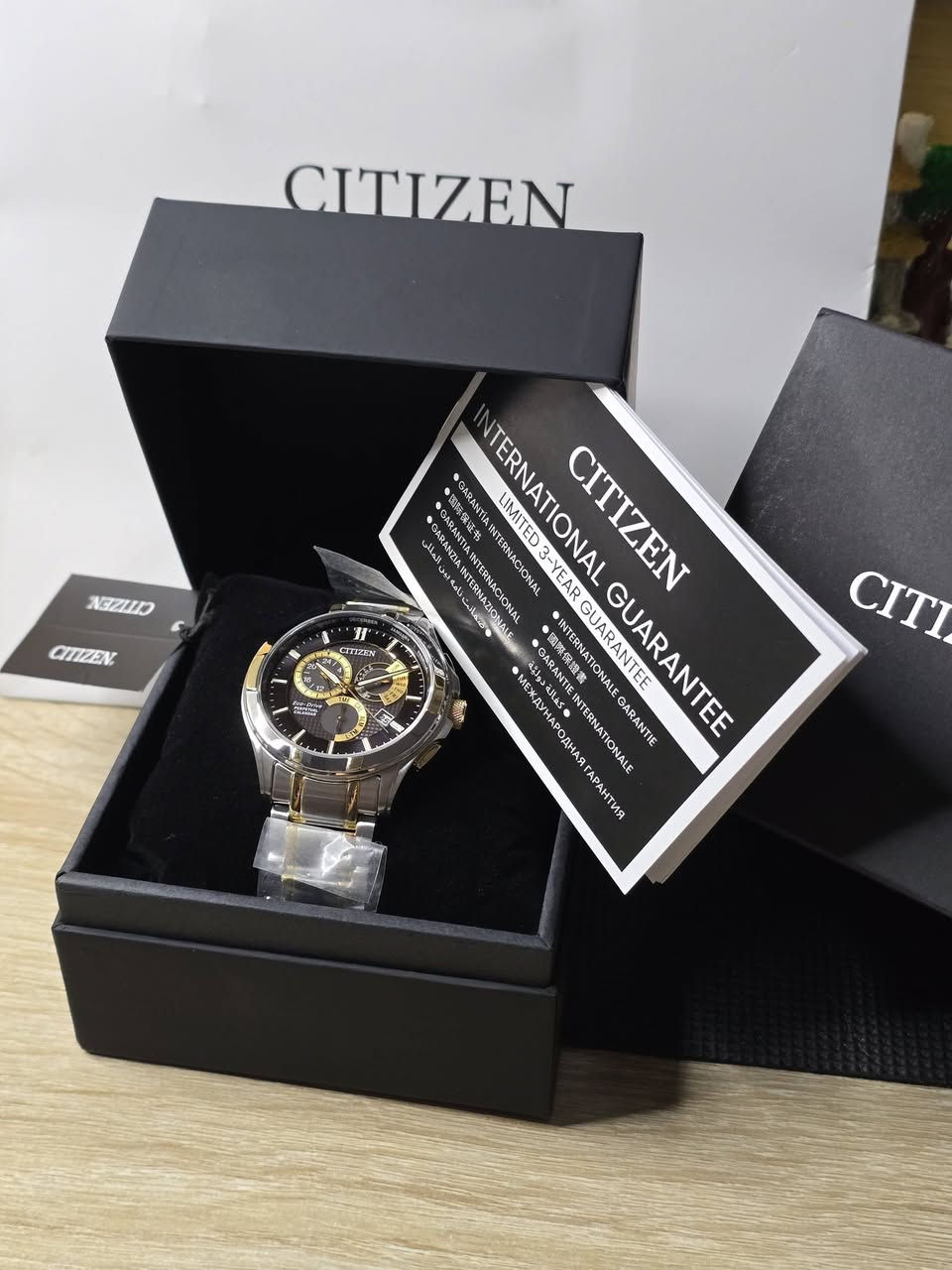 عرض خاص 700 الف
ستيزن لمن يبحث عن التعقيدات كاليندر التقويم الدائم Citizen  Cal. E870 Two اليابانية الأصلي وكالة 
ضمان 5 سنوات من تاريخ الشراء .. رتيل الساعة في موقع سيتيزن 825 دولار 
⬛️خاصية Eco Drive كاليبر E870 شحن ضوئي لا حاجة لتبديل البطارية.. بالشحنة الواحدة يكون احتياطي الطاقة في خاصية الكاليبر  سنة وشهر في حال كانت الساعة في الظلام 
⬛️ ميزة توفير الطاقة 
⬛️ميزة عرض احتياطي الطاقة 
⬛️مميزات الشاشة ميل نظام ٢٤ ساعة مساء _صباحا 
⬛️ دبل تايم تحتوي على توقيت محلي اخر
⬛️ميل نظام الأيام 
⬛️ كرونوغراف مدار اشهر السنة 
⬛️ تقويم تلقائي كامل تحكم في السنة الكبيسة من خلال ميل أيام الأسبوع+1_+2_+3
⬛️مقاومة الماء:  100 متر تحت عمق البحر 
⬛️سهولة الرؤية في الظلام عقارب وارقام لامينوس. 
⬛️القطر : 42 ملم
⬛️ قفل سير مزدوج قفل فراشة 
⬛️الزجاج : كريستال ياقوتي مقاوم للخدوش ومضاد للانعكاس 
⬛️تحتوي على تقویم دائم وكامل 
⬛️منبه الساعة عن كل يوم 
⬛️توقيت مزدوج
[🚫 لا نعمل بالكوبي والصيني والمجدد ]


**إذا كنت صاحب هذا الإعلان وتريد حذفه لأي سبب، رجاءا أرسل رسالة إلى الدعم الفني**