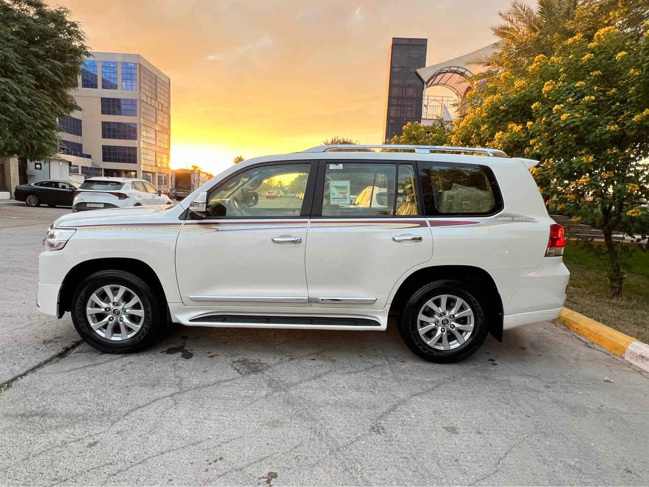 ‏‎السلام عليكم 
بعد التحية والتقدير 

تويوتا لاندكروز  2016  GXR كفاله عامه من الصبغ والشخوط  والتبديل جديدة   رقم  دهوك هزه وفحص وسنويه كله جديد 

‏‎المواصفات
‏‎سلايد
كراسي جلد  وكهرباء
محرك 6 سلندر.  4000
‏‎شاشة 
بصمه
مري قلاب 
‏‎انارة ترحيب
‏‎دوسات ليزرية كتابة LAND CRUISER
‏‎ثلاجة
‏‎حساس امامي+خلفي
بجم زنون 
‏‎مري شفط +قلاب 
‏‎اشارة بالمري
وباقي المواصفات المعروفه 
ماشيه 130 الف كيلو 

صدر امامي خلفي كير محرك كهربائيات تخم تاير كلة بشرط 

السعر 448 وبيها مجال

مكانها بغداد العامريه 

*********** بغداد, العراق
