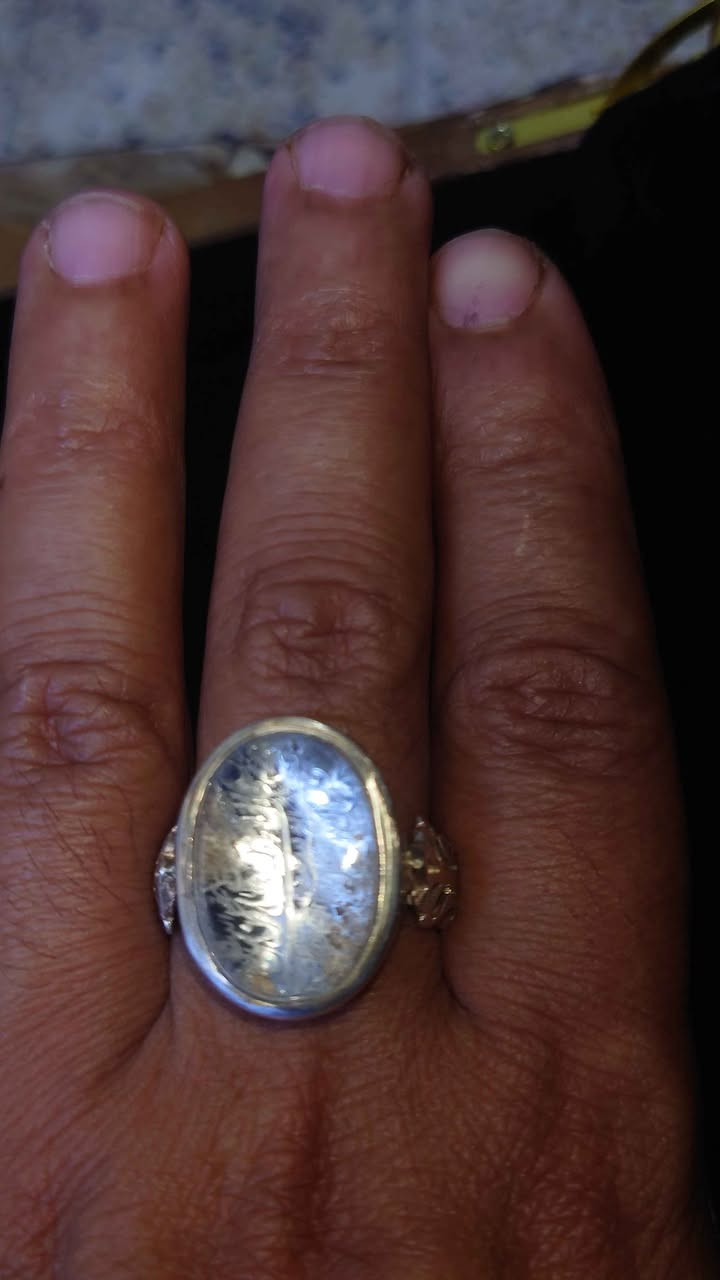 در نجف طبيعي صياغة يدوي للاستاذ جلال فتحيان وخط يدوي السعر 85الف العنوان بغداد زعفرانية فضه 925 الهاتف *********** بغداد, العراق
