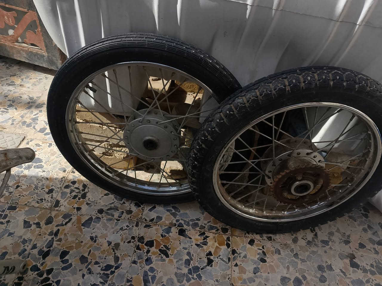 سلام عليكم شاصي وتيرات وصدر انتنس وماشه وكزوز وكشن وتانكي سيبايه كلمن وسعره مكاني بصره الجزيره ***********
