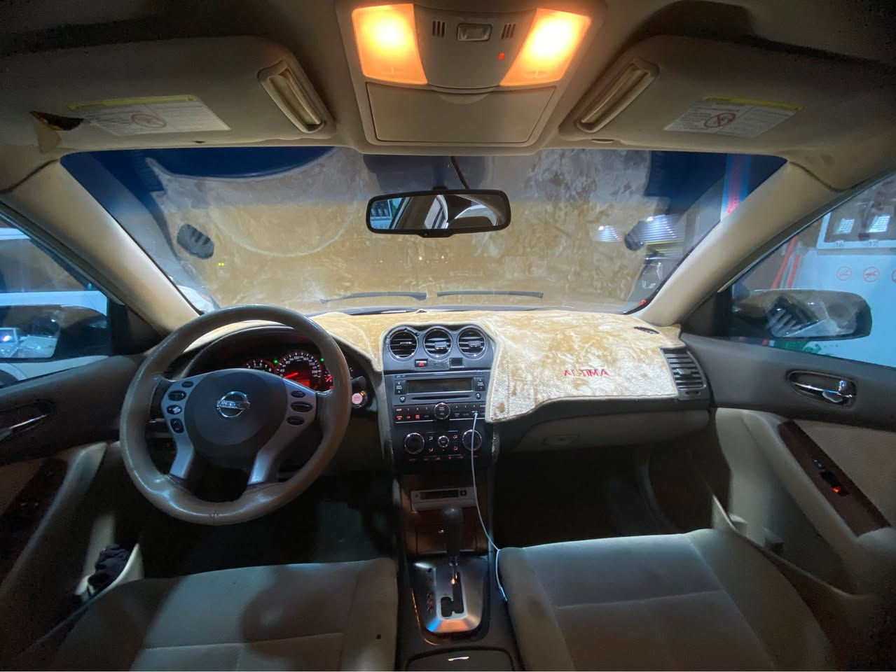 بەناوی خوای گەورە نیسان ئاڵتیما مۆدێل 2009🇯🇵
بڕاوەی دووبەی بێ ڕەقەم
مواسەفاتی S سعودی ناو زەرد 📦🤍
بەسمە 
ئاوێنە ئیشارەت ئاوێنە کارەبا 
چوار جام کارەبا 
سوکان ڤۆلیۆم 
گێڕ ئۆتۆماتیک 
تەبرید دوو زۆن لایە سارد و لایە گەرم 
گێڕ و مەکینە بەشەرت دینار مەسرووفی تیابوو پارەی مەسرووفت ئەدەمەوە 👌🏻
سەقفی وەک شووشەیە و بۆیاغی نییە ⚜️
دەعم و لێدراو هیچی پێوە نییە 
دو بڕاوە و کەڤەر و ڕەنگ گۆڕاوی بەشەرت 

***********
ناونیشان :چوارقووڕنە رانية, السليمانية
