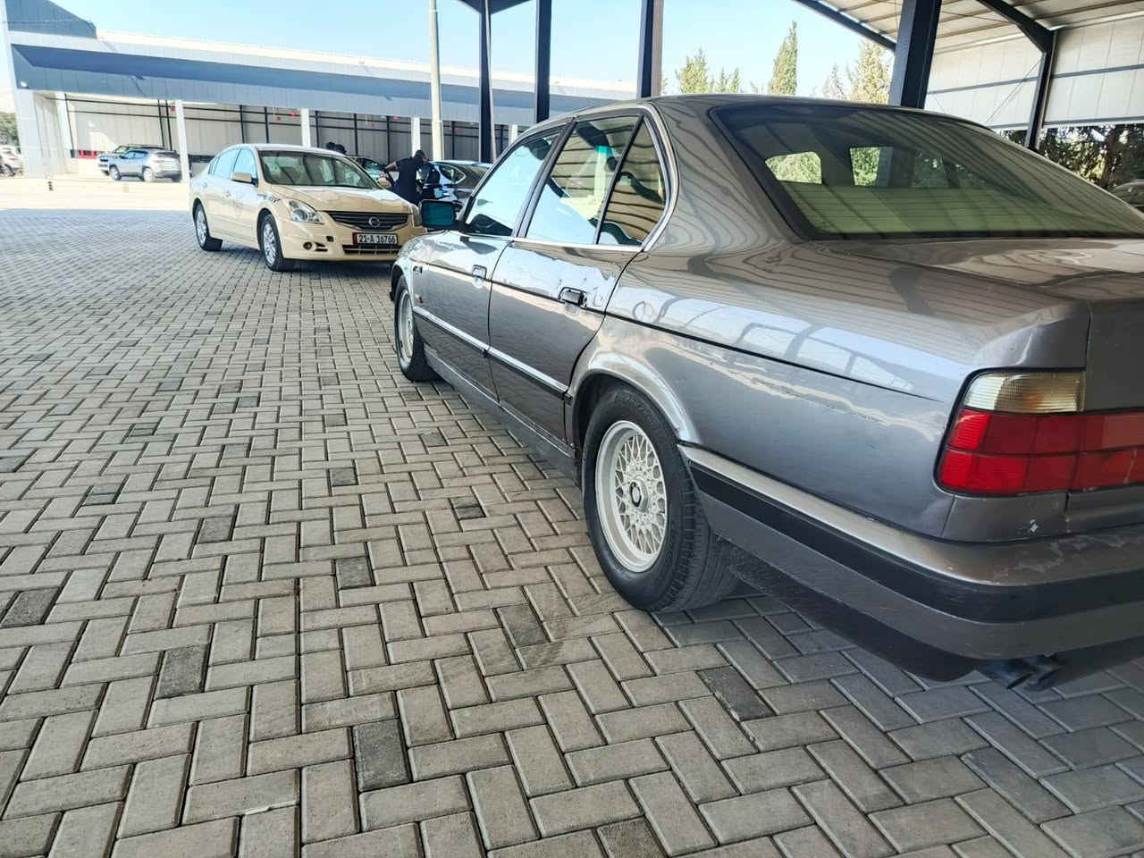 بۆ فرۆشتن یان گۆرینەوە  bmw  1994 پێش پان تایەو ویل موشەبەک نمونە لە جوانی بێ دەعمو لێدراو شەپۆلێکی تیانیە  525  کەپس تۆماتیک  بێ تەقەو رەقەو تندو تۆڵ ئارم هەولێر  بەشەرتی ئەوەلیات  نمونەیە لە جوانی  نەرمە یاتاقێکی تیایە   *********** هەموویم نوسیوە مشتەریت تەلەفون بکە . السليمانية, العراق
