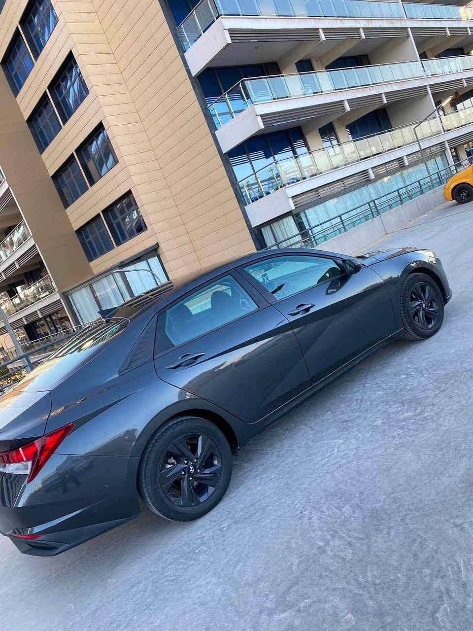 السلام عليكم 🚘🚨
الانترا 2021وارد امريكي 💪🏼
رقم شمالي والهزة جديدة 
الون نفطي 
بمصة تشغيل عن بعد 
تحكم ستيرن كامل 
تايرات تخم جديد 
سيارة فقط بيها صبغ شبرين بلباب الايمن 
كفالة عامة من كلشي  
ماشية ٥٢ ميل 
حبايب سيارة كلش نضيفة 
مكانها المنصور 
رقم الهاتف:*********** بيه واتساب 
السعر 137
