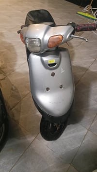 ماطور بوتين تك سكريته شلعه معدل فول  الماطور مايعوزو شي بس باتري وتعال...