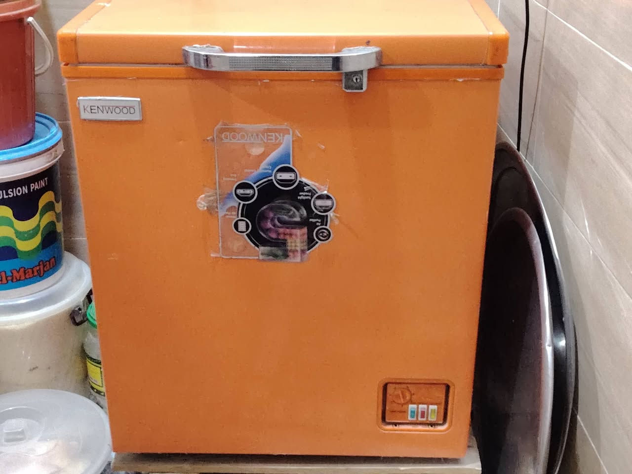 سلام عليكم ثلاجة + مجمدة
شغالات فول نوع مجمدة كينوت 
وثلاجة كونكور ثنينهن 250 بغداد مدينة الصدر 
*********** رقم الاستفسار
