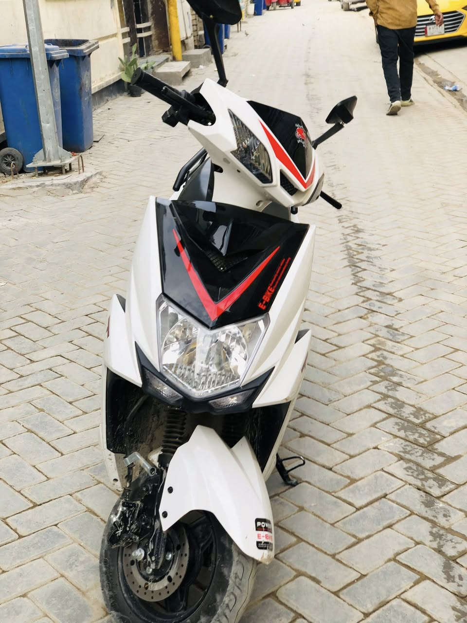 سلام عليكم
دراجه سكنس شحن للبيع 
دراجه نضيفه وجديده 
بصمتين سويجين 
تشتغل عن بعد 
انذار سرقه 
قفل تاير 
دبل اشاره 
لايت عالي ناصي 
شاشه دجتل تعرض الاعطال ونسبه الشحن
ستان صفح وتعليك 
نضام البارك 
ونضام R رجوع الى خلف 
منفذ يو اس بي 
مع شاحنه 
وياهه جنطه خلفيه
دراجه بيه ملاحضات صغيره 
السعر 525 وبيهه مجال 
مكان مدينه الصدر 
رقم ***********
