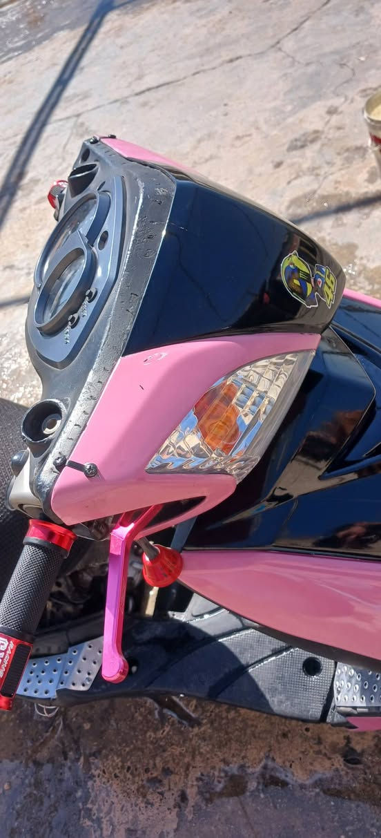 سلام عليكم دراجه سكنس فحل دراجه مزوده بوشه ٥٨ مكينه خير من الله سعره ٥٥٠ وبيه مجال قليل ***********
