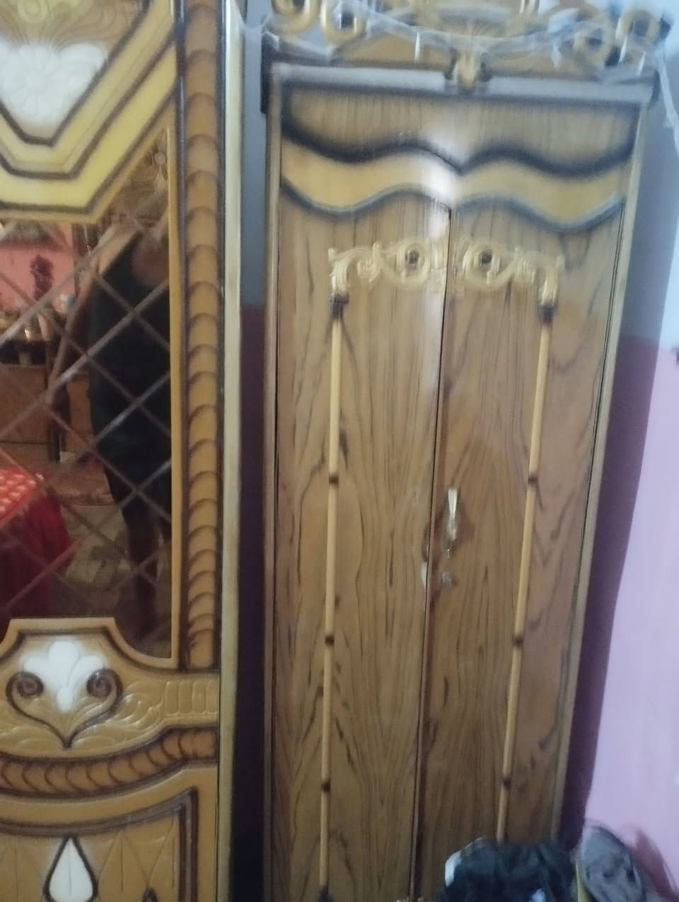سلام عليكم اخوان عندي غرفه نوم عراقي مستعمله للبيع ريده 350ابيه مجال ***********
