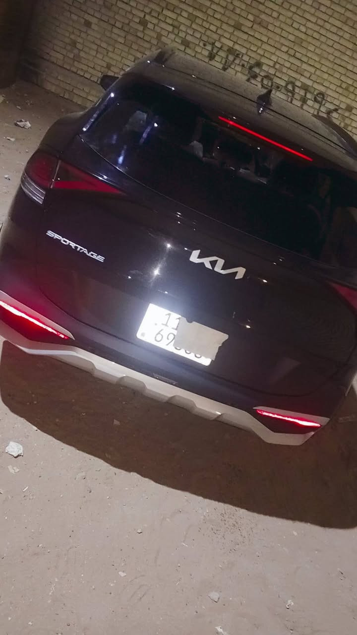 السلام عليكم 
كيه سبورتج 2025
شاشا متصله 
تحكمات ستيرن
سايد بريد كهربه
تدفئه كشن كهربه
اشاير مري 
بنرامه 
صندوك كهربه 
تشغيل عن بعد 
مانع تزحلق 
محرك 2500
بانزين 
وبعد بيه هواي مواصفات
حدثه بنيد و جملغ جهت اليسره 
ول شاصي بي شويه صبغ 
السيره زيرو ماشيه 
3000
وقبل الزيده 
العنوان بغداد الرصافه 
اي ستفسار اتصل عله الرقم 
***********
السعر 220وبيه مجال قليل
