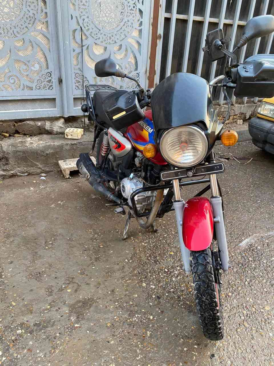 السلام عليكم دراجة بوكسم 2020 خير من الله نقصها سلف اوراق موجوده مكبوسه مدفوع كمرك للبيع السعر 800 وبيها مجال بسيط مكاني بغداد حسينية الراشدية ***********
