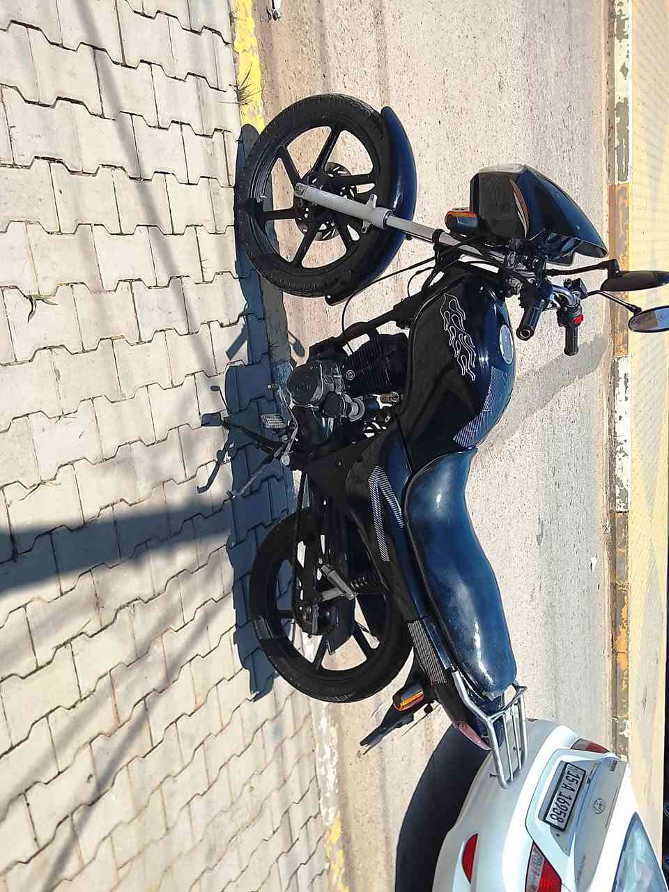 دراجه سايم للبيع السعر 550 بيه مجال جديده كلش كهربائيات كله شغاله مكفوله من كلشي مابي اي نقص موديل 16 محرك بلادي عنواني الرمادي شارع 60 للاستفسار على رقم ***********
